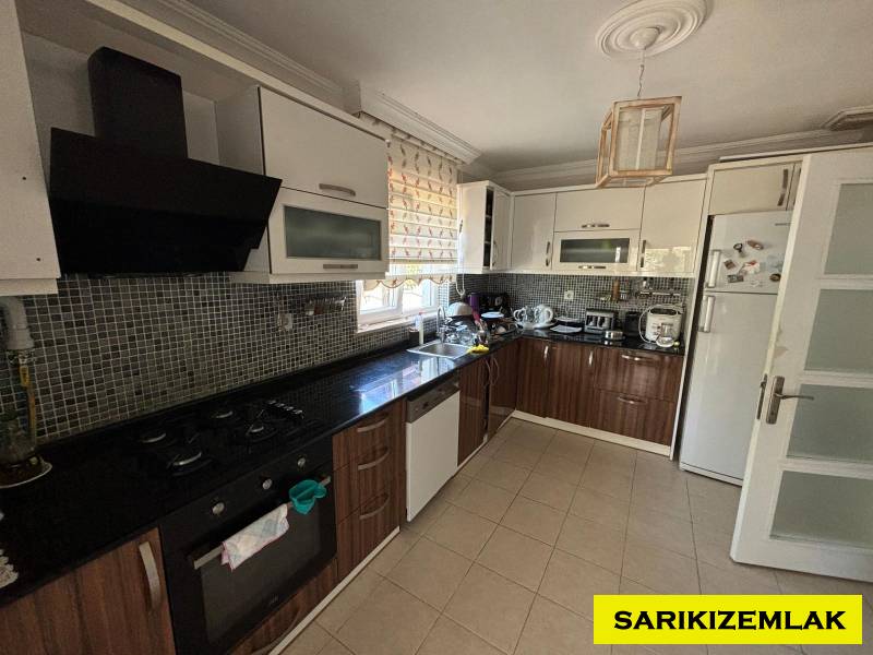 Burhaniye Ören Mah`da5+1  Villa.